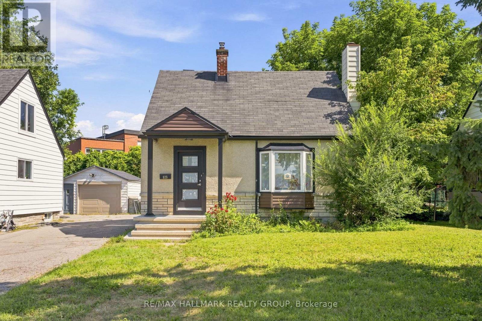 929 Merivale Road, Ottawa, Ontario  K1Z 5Z7 - Photo 1 - X13757728