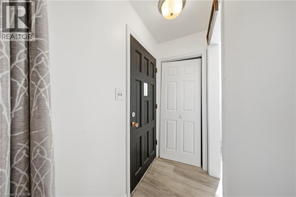 6376 Ash Street, Niagara Falls, Ontario  L2G 2H5 - Photo 3 - 40860473