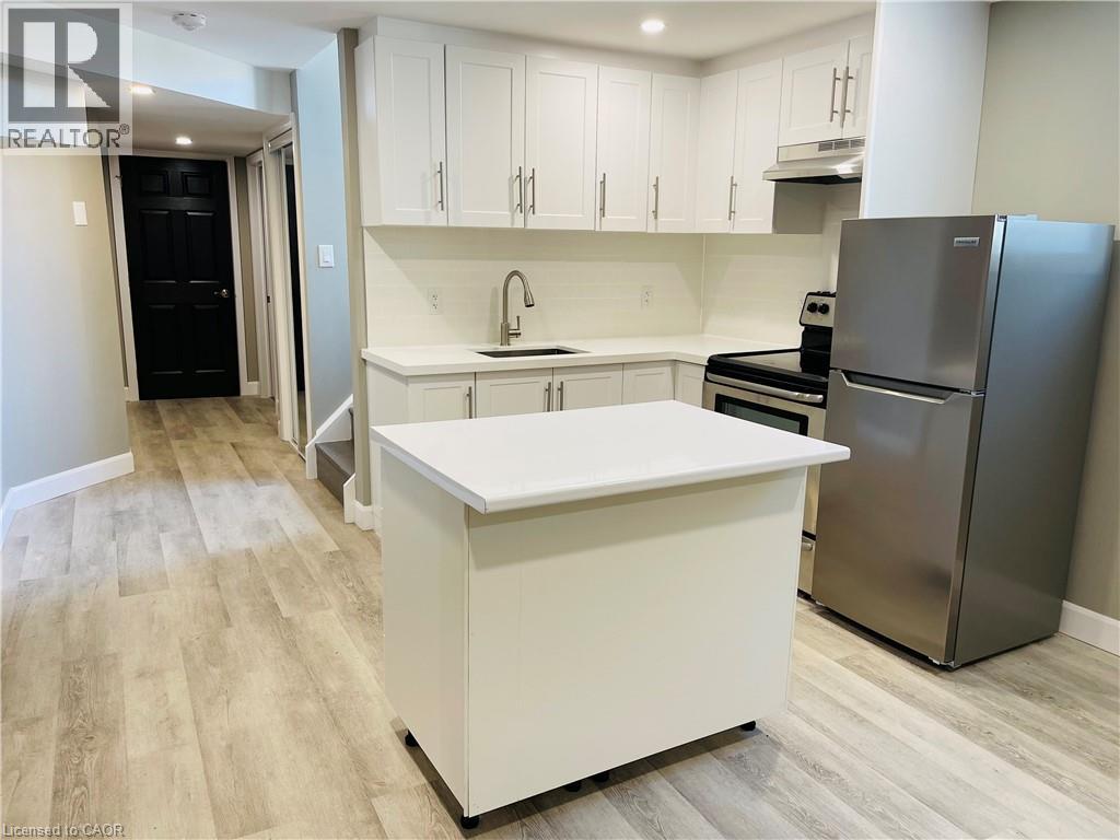 369 SIENNA Crescent Unit# LOWER, Kitchener, Ontario