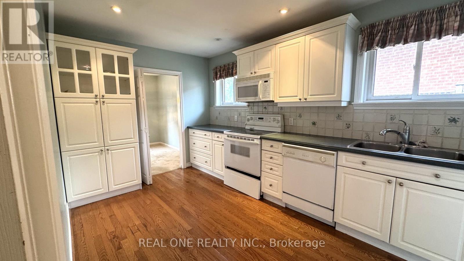 35 Corning Road, Toronto, Ontario  M2J 2L6 - Photo 10 - C13757898