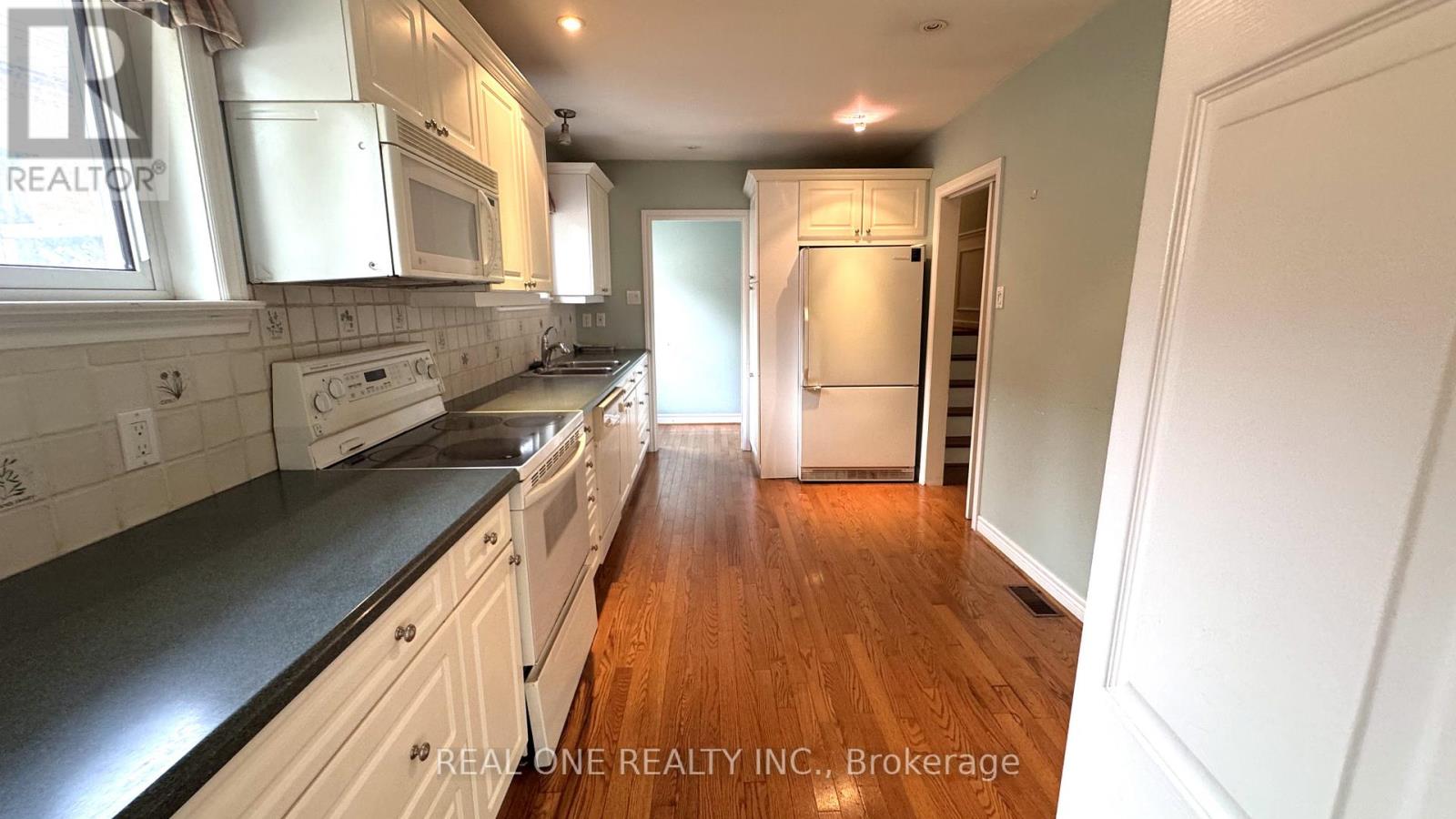 35 Corning Road, Toronto, Ontario  M2J 2L6 - Photo 12 - C13757898