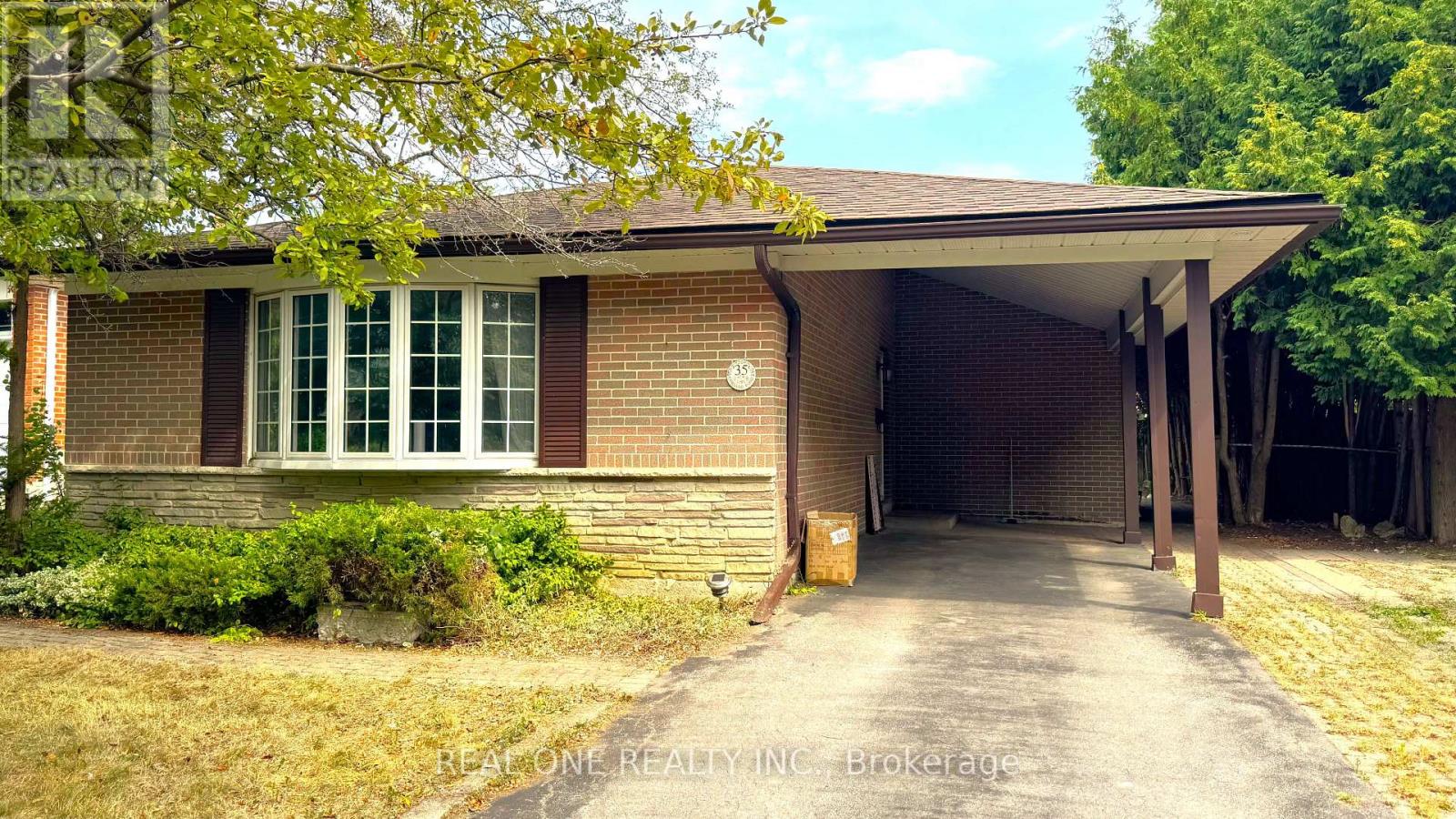 35 Corning Road, Toronto, Ontario  M2J 2L6 - Photo 2 - C13757898