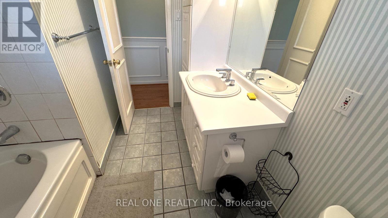 35 Corning Road, Toronto, Ontario  M2J 2L6 - Photo 29 - C13757898