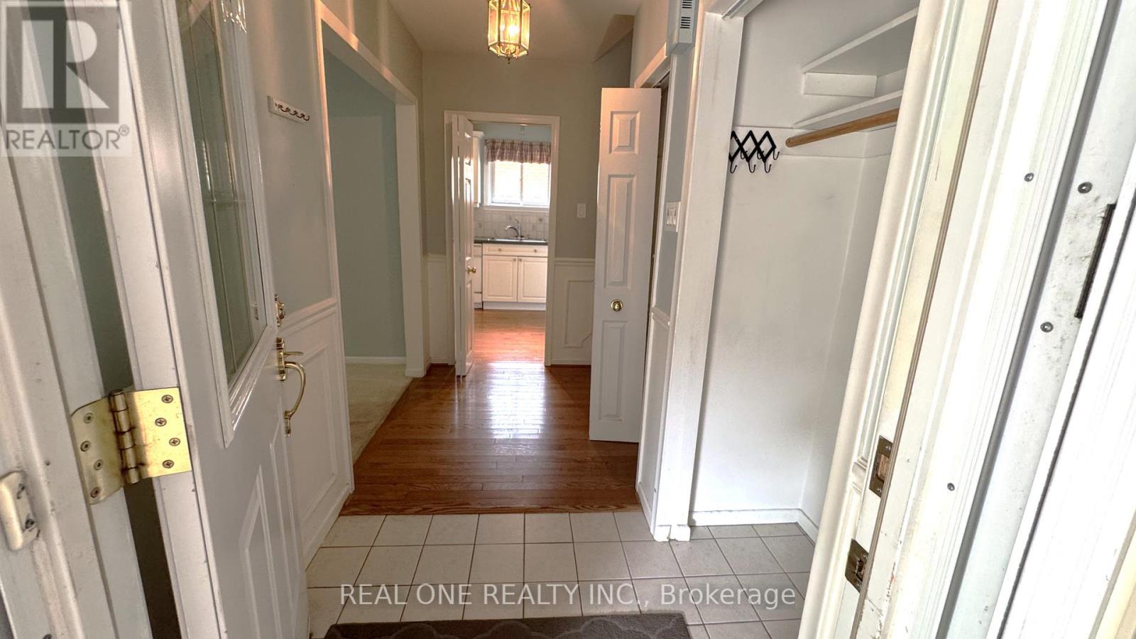 35 Corning Road, Toronto, Ontario  M2J 2L6 - Photo 5 - C13757898