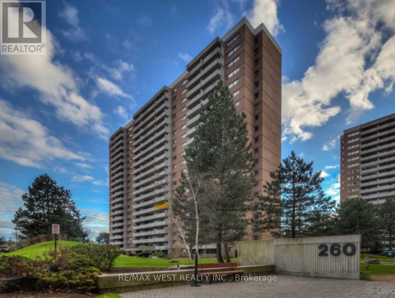 709 - 260 SCARLETT ROAD, Toronto, Ontario
