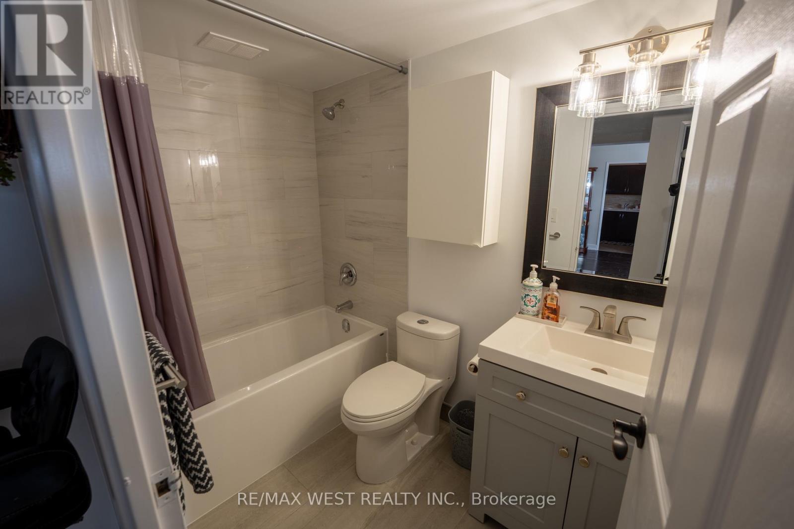 709 - 260 Scarlett Road, Toronto, Ontario  M6N 4X6 - Photo 10 - W13757890