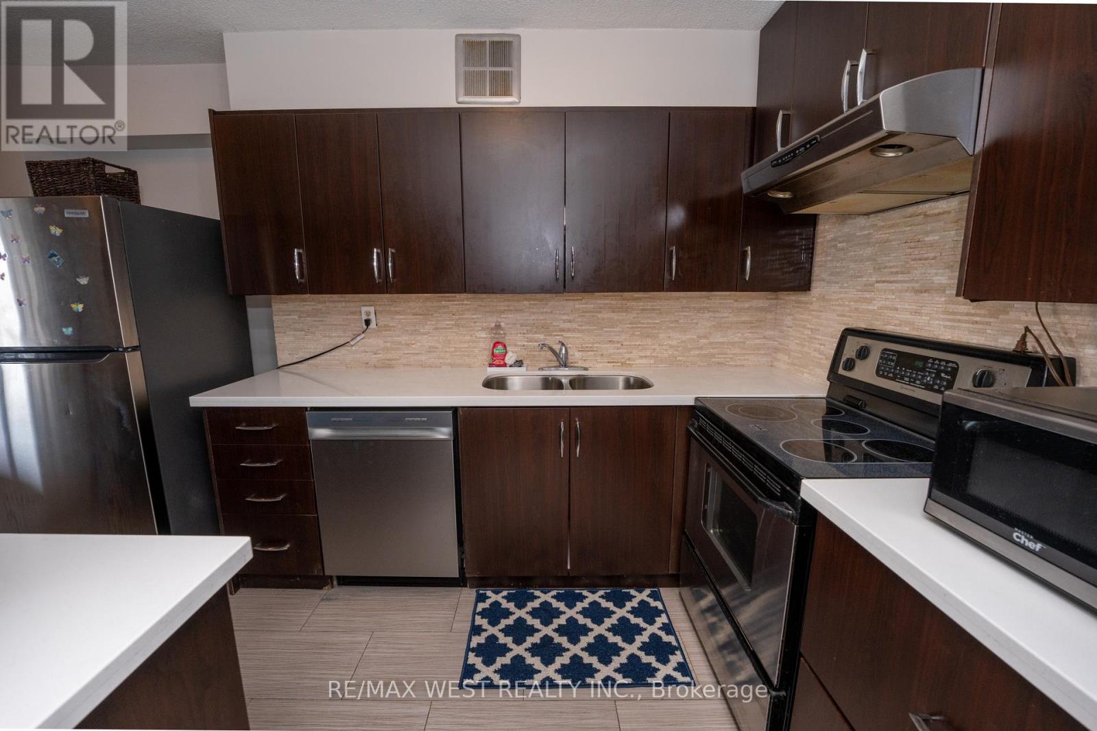 709 - 260 Scarlett Road, Toronto, Ontario  M6N 4X6 - Photo 8 - W13757890