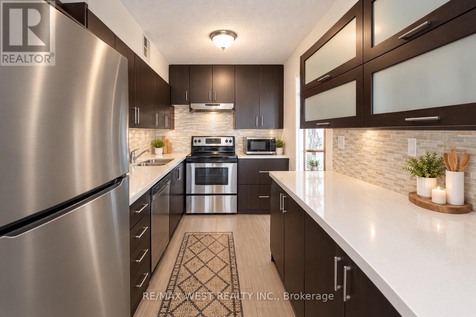 709 - 260 Scarlett Road, Toronto, Ontario  M6N 4X6 - Photo 9 - W13757890