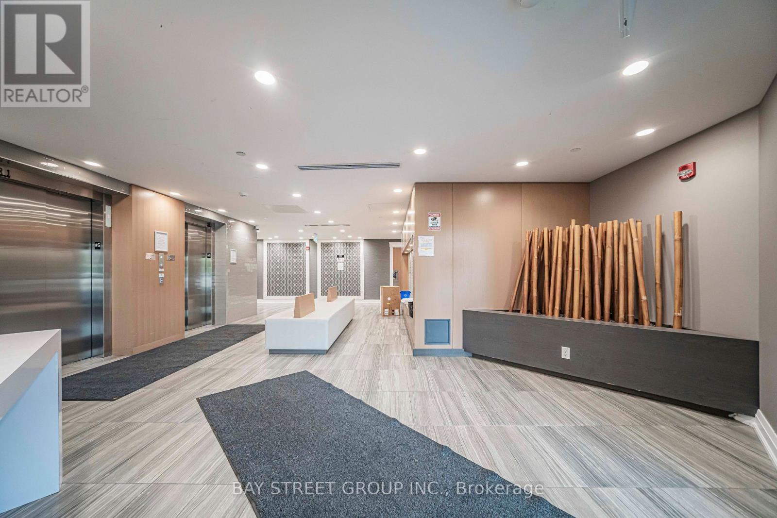 630 - 128 Grovewood Common, Oakville, Ontario  L6H 0X3 - Photo 4 - W13757902