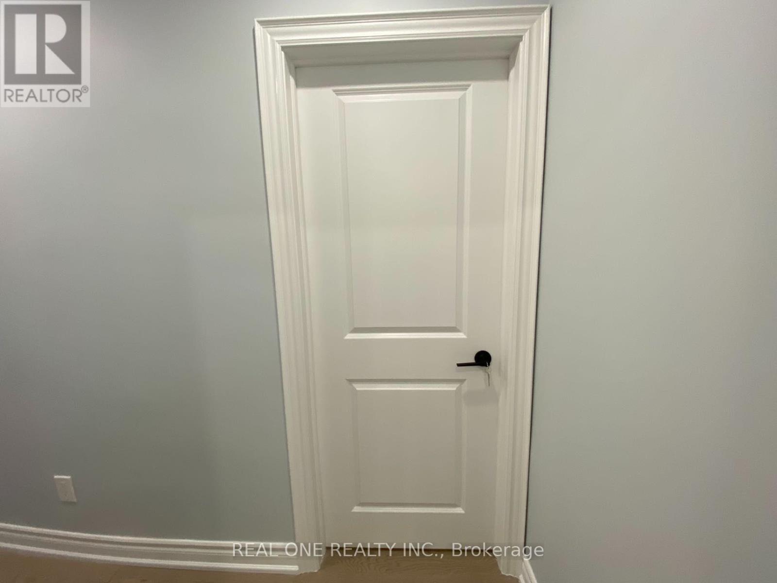 Room U1 - 1186 Shadeland Drive, Mississauga, Ontario  L5C 1P4 - Photo 12 - W13757938