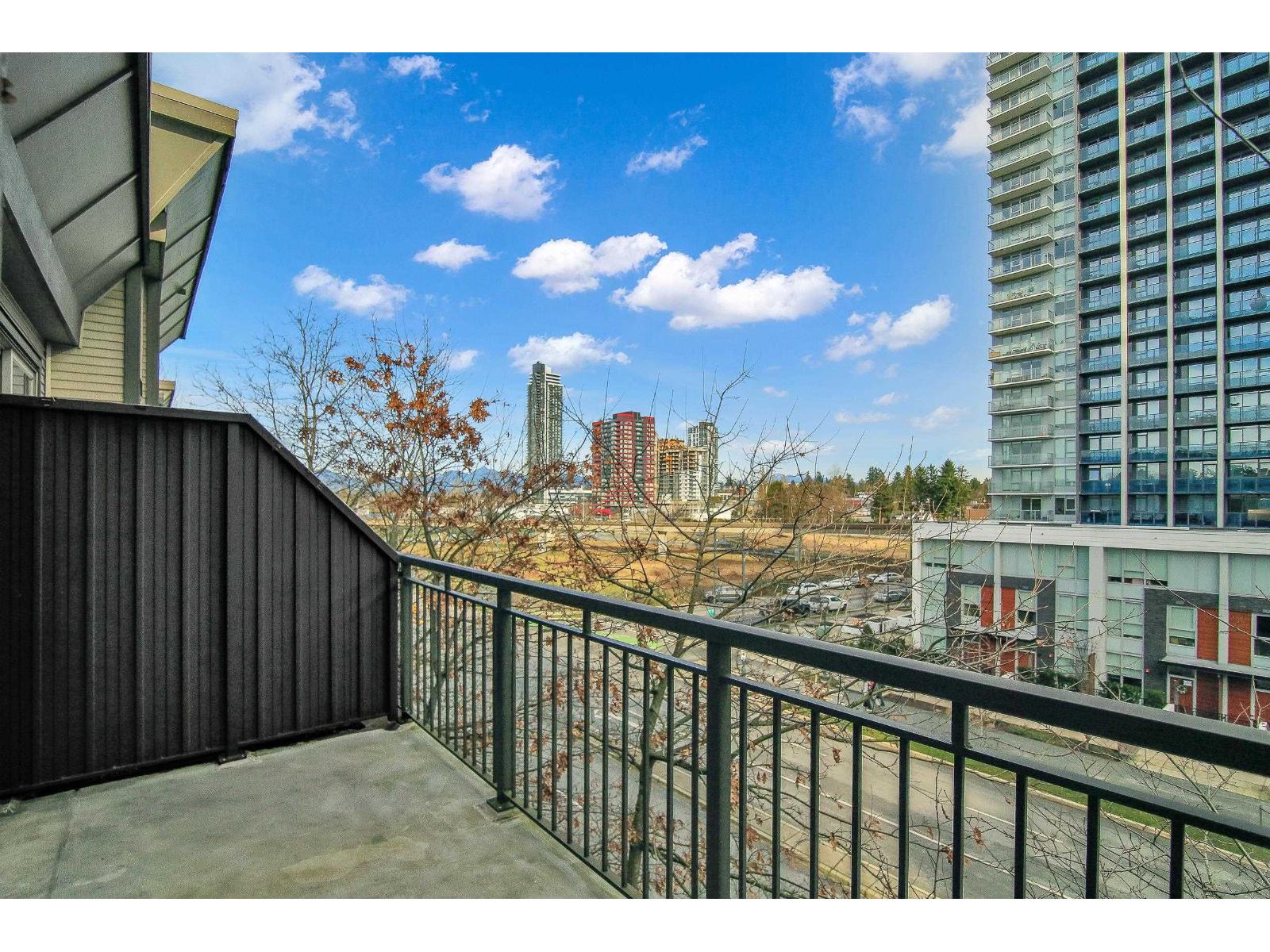 405 10499 University Drive, Surrey, British Columbia  V3T 0A4 - Photo 4 - R3162034