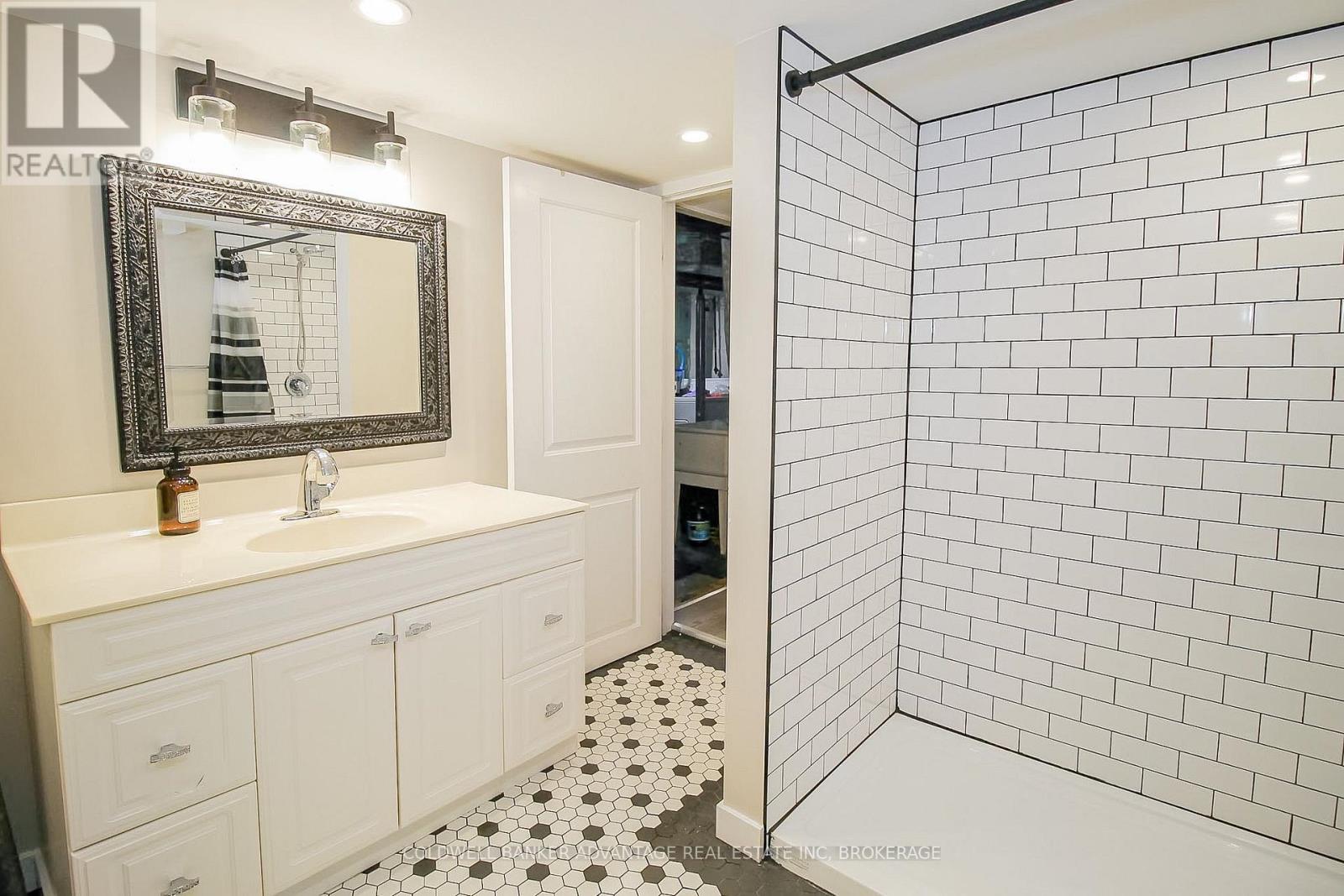 4859 Willmott Street, Niagara Falls, Ontario  L2E 1Z5 - Photo 22 - X13757962