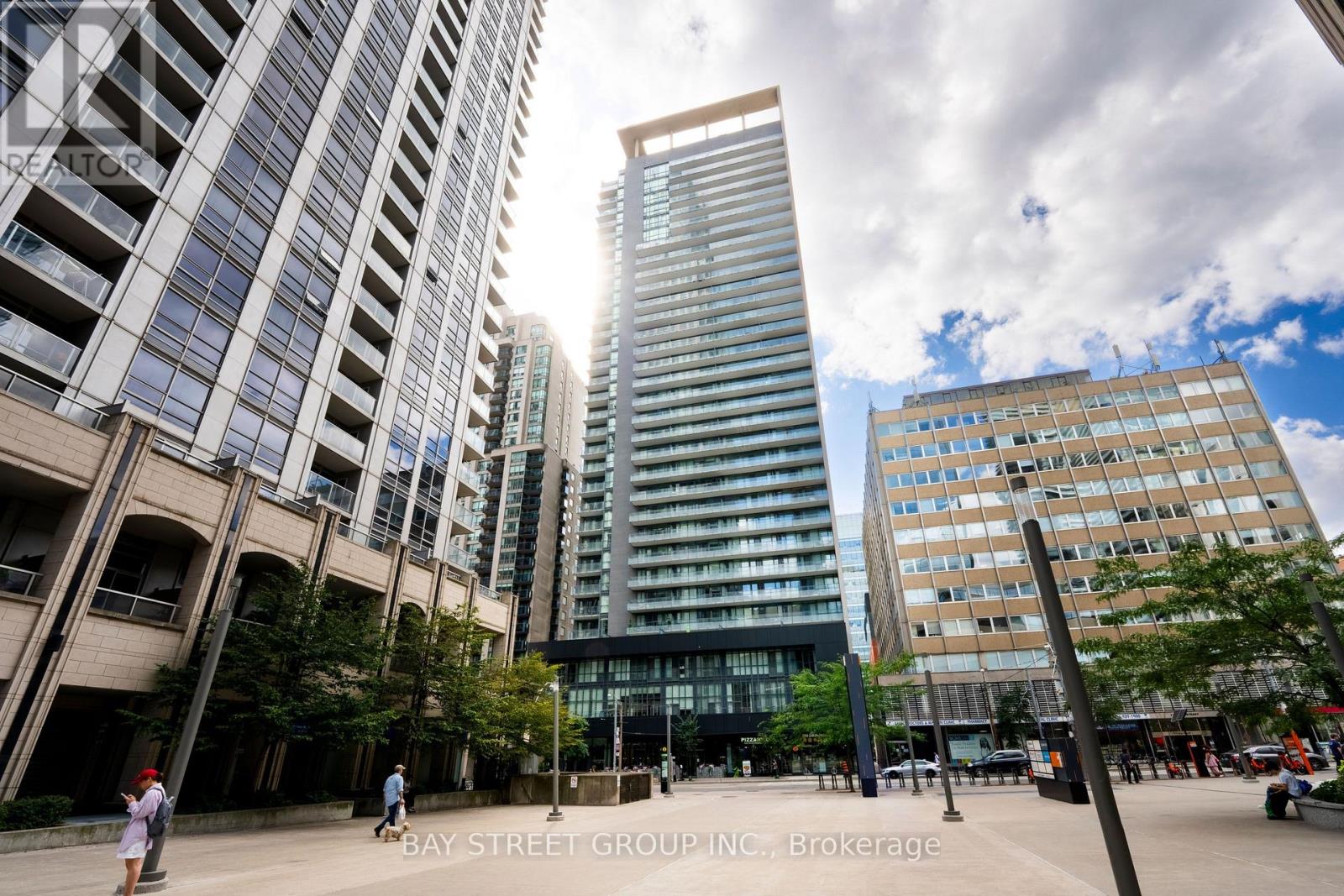 709 - 770 BAY STREET, Toronto, Ontario