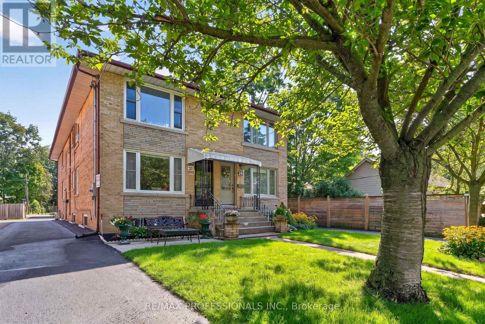 31 LONG BRANCH AVENUE, Toronto, Ontario
