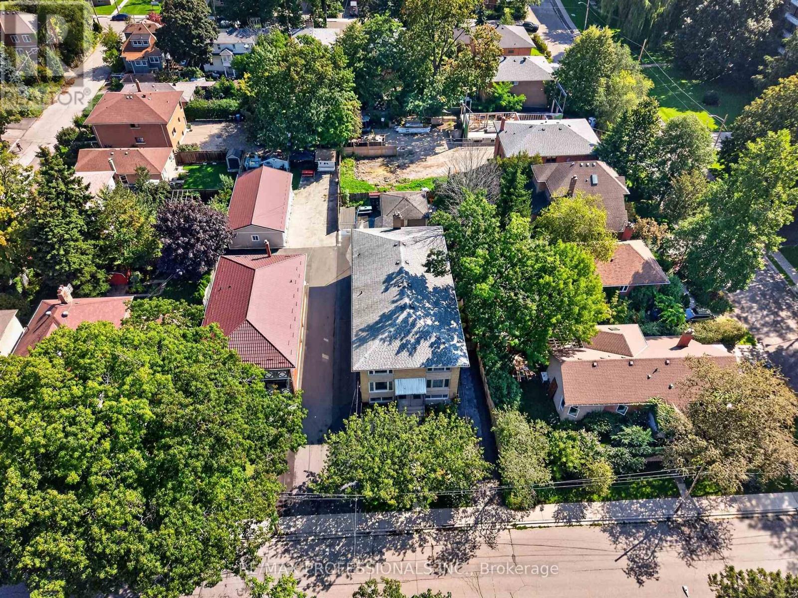 31 Long Branch Avenue, Toronto, Ontario  M8W 3H8 - Photo 3 - W13757942