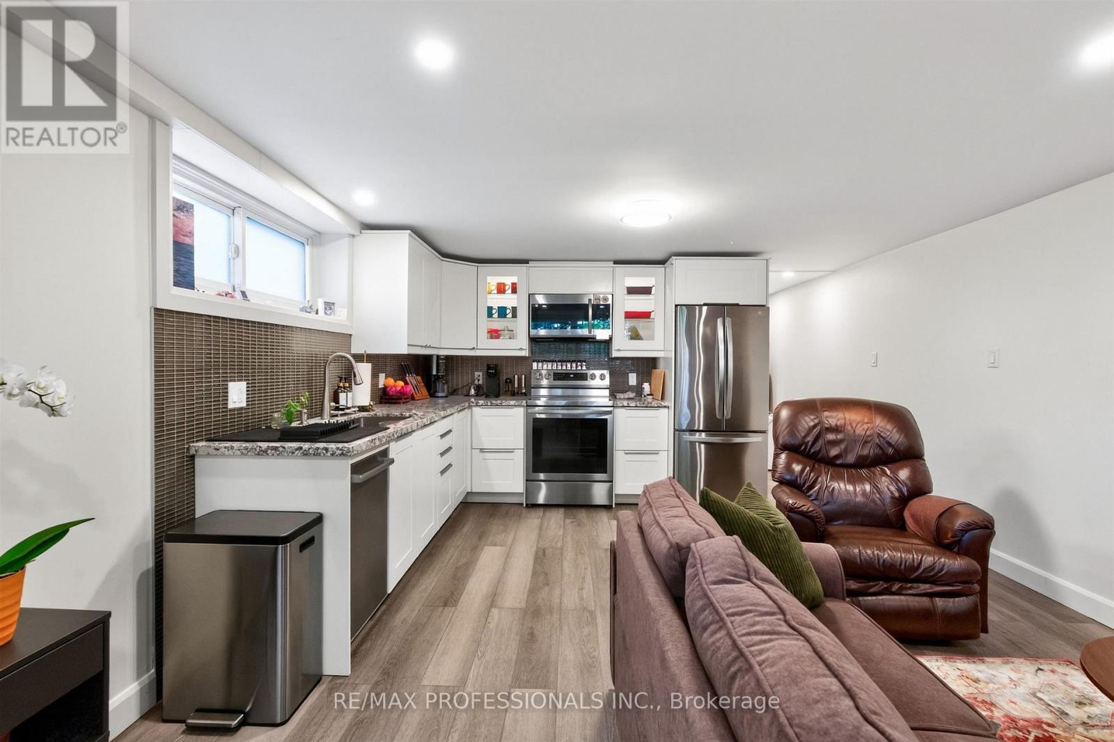 31 Long Branch Avenue, Toronto, Ontario  M8W 3H8 - Photo 30 - W13757942