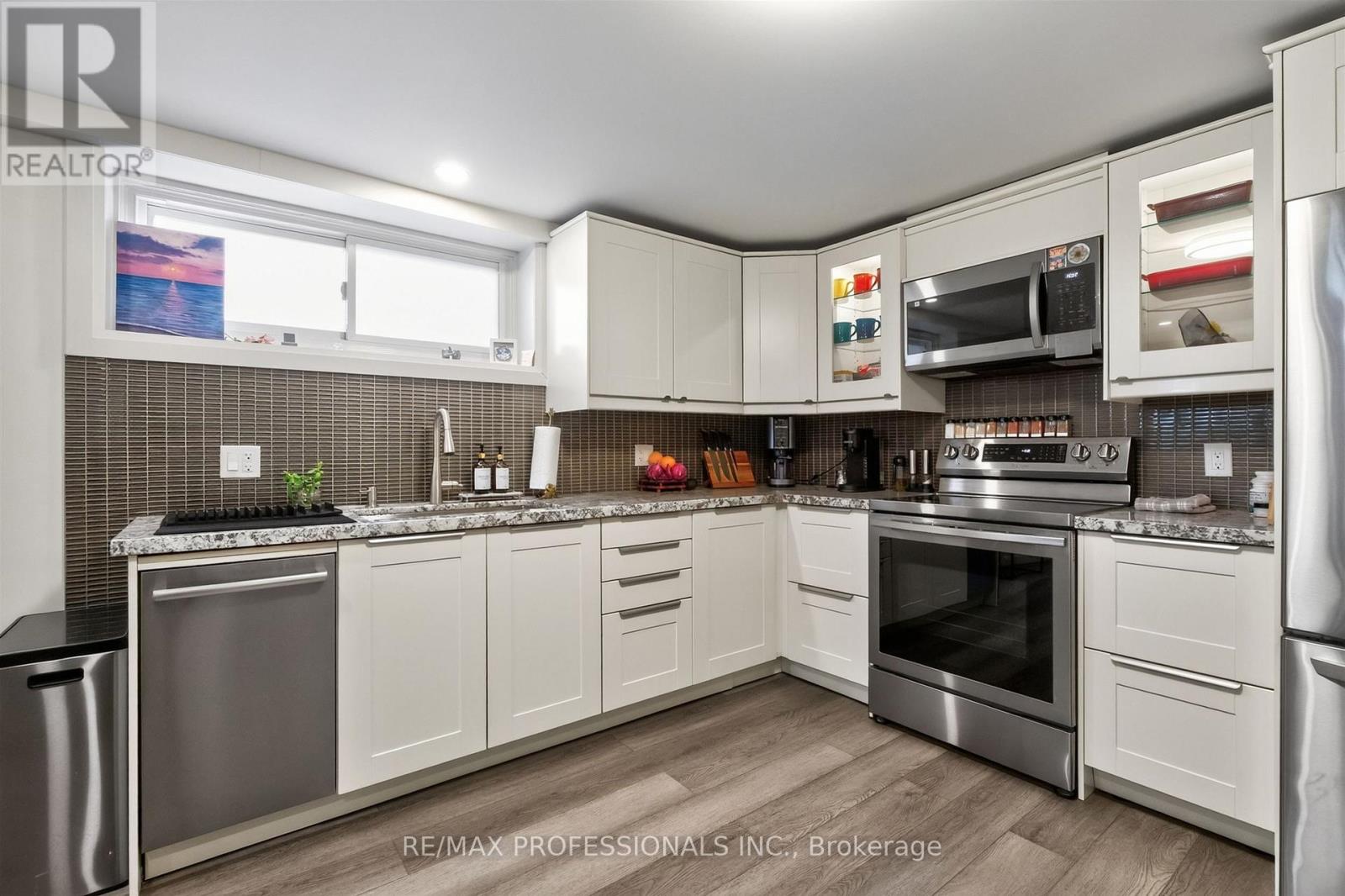 31 Long Branch Avenue, Toronto, Ontario  M8W 3H8 - Photo 32 - W13757942