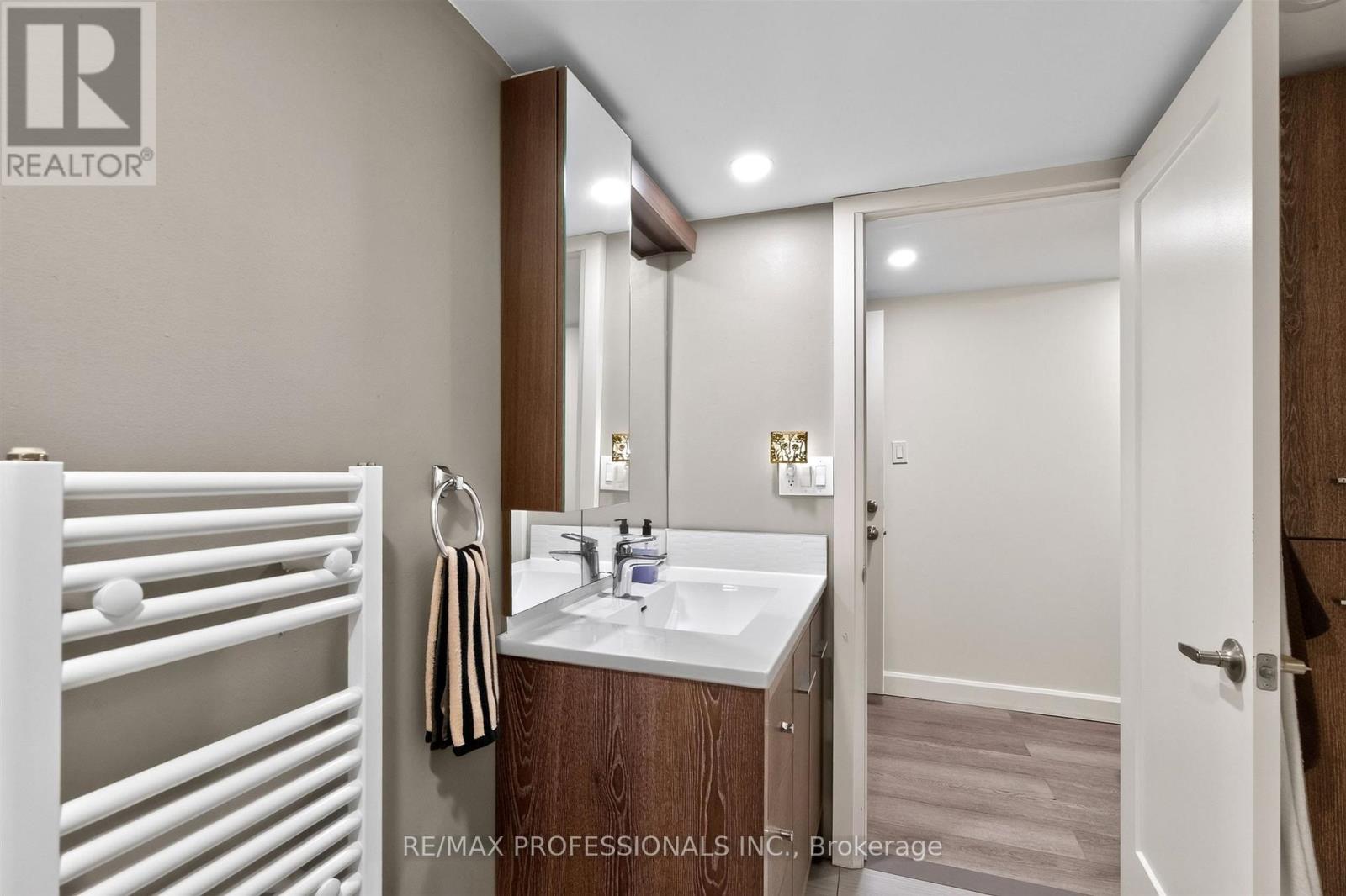 31 Long Branch Avenue, Toronto, Ontario  M8W 3H8 - Photo 38 - W13757942