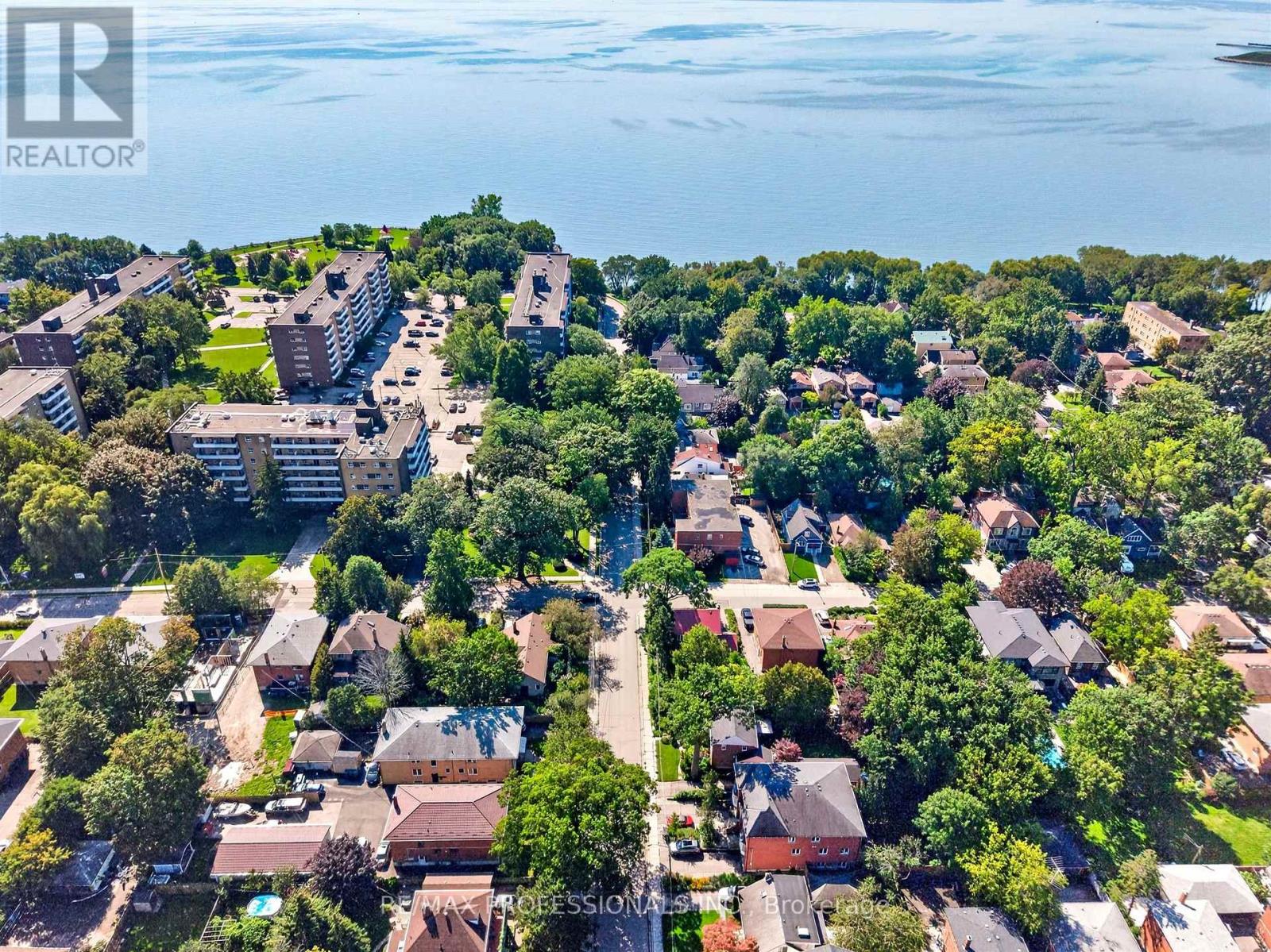 31 Long Branch Avenue, Toronto, Ontario  M8W 3H8 - Photo 44 - W13757942