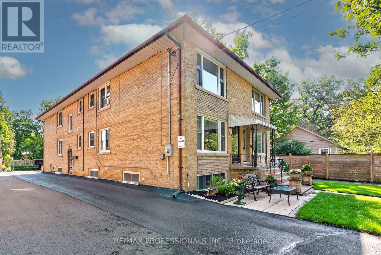31 Long Branch Avenue, Toronto, Ontario  M8W 3H8 - Photo 5 - W13757942