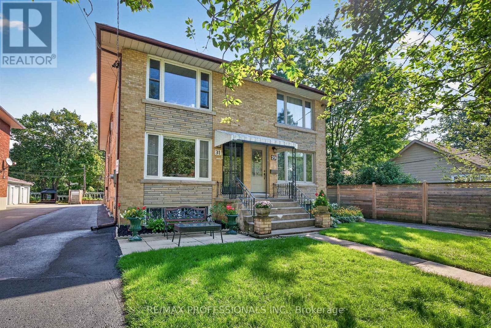 31 Long Branch Avenue, Toronto, Ontario  M8W 3H8 - Photo 6 - W13757942