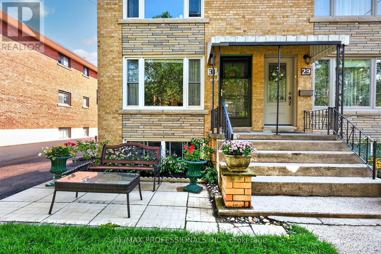31 Long Branch Avenue, Toronto, Ontario  M8W 3H8 - Photo 7 - W13757942