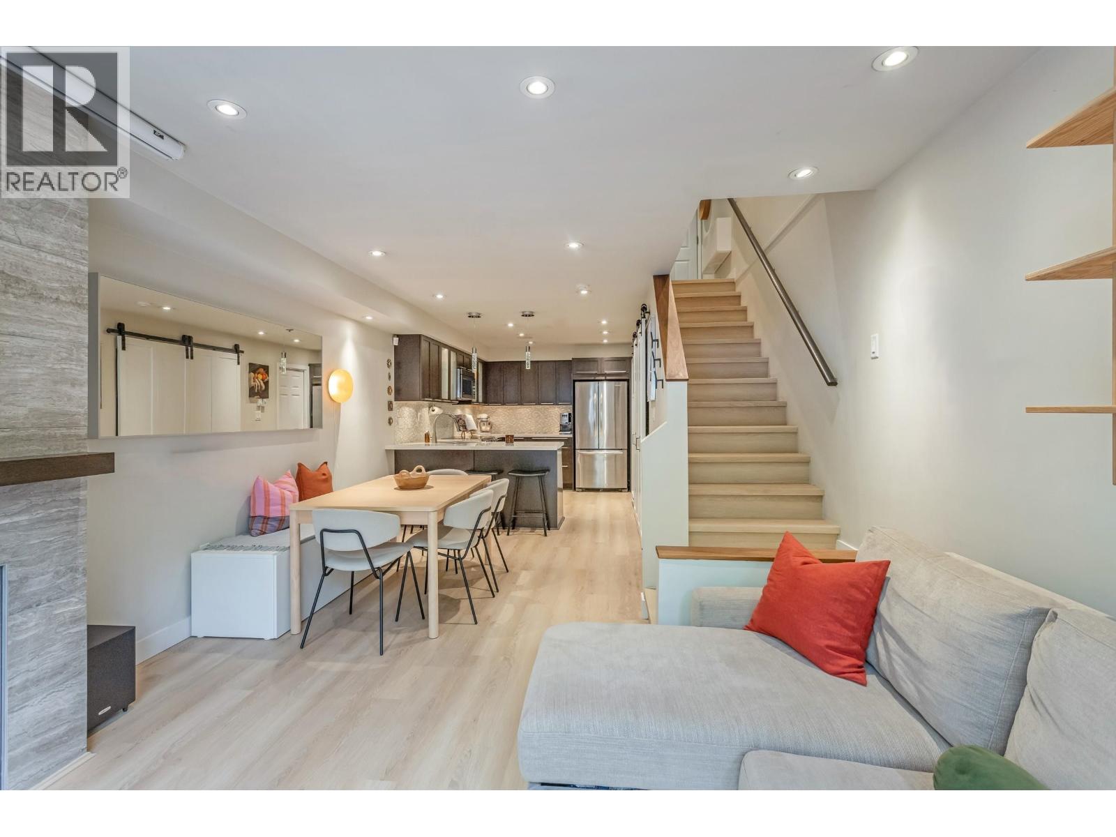 246 2565 W Broadway Street, Vancouver, British Columbia  V6K 2E9 - Photo 4 - R3162803