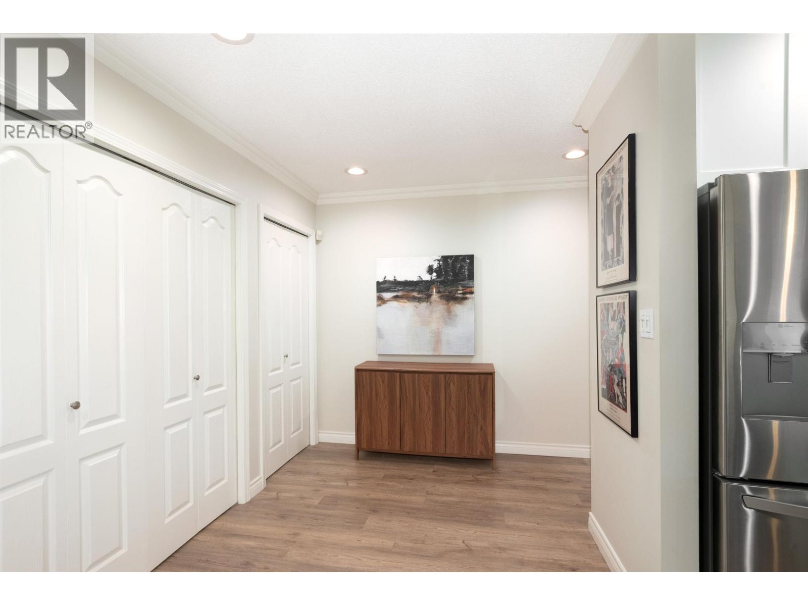 706 1500 Ostler Court, North Vancouver, British Columbia  V7G 2S2 - Photo 3 - R3162862