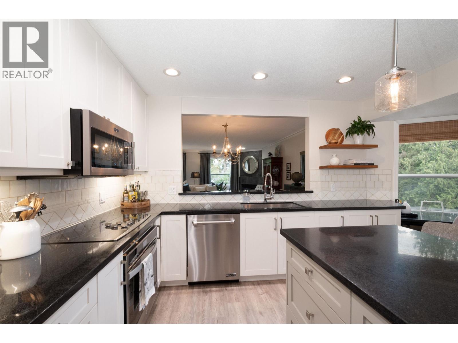 706 1500 Ostler Court, North Vancouver, British Columbia  V7G 2S2 - Photo 6 - R3162862