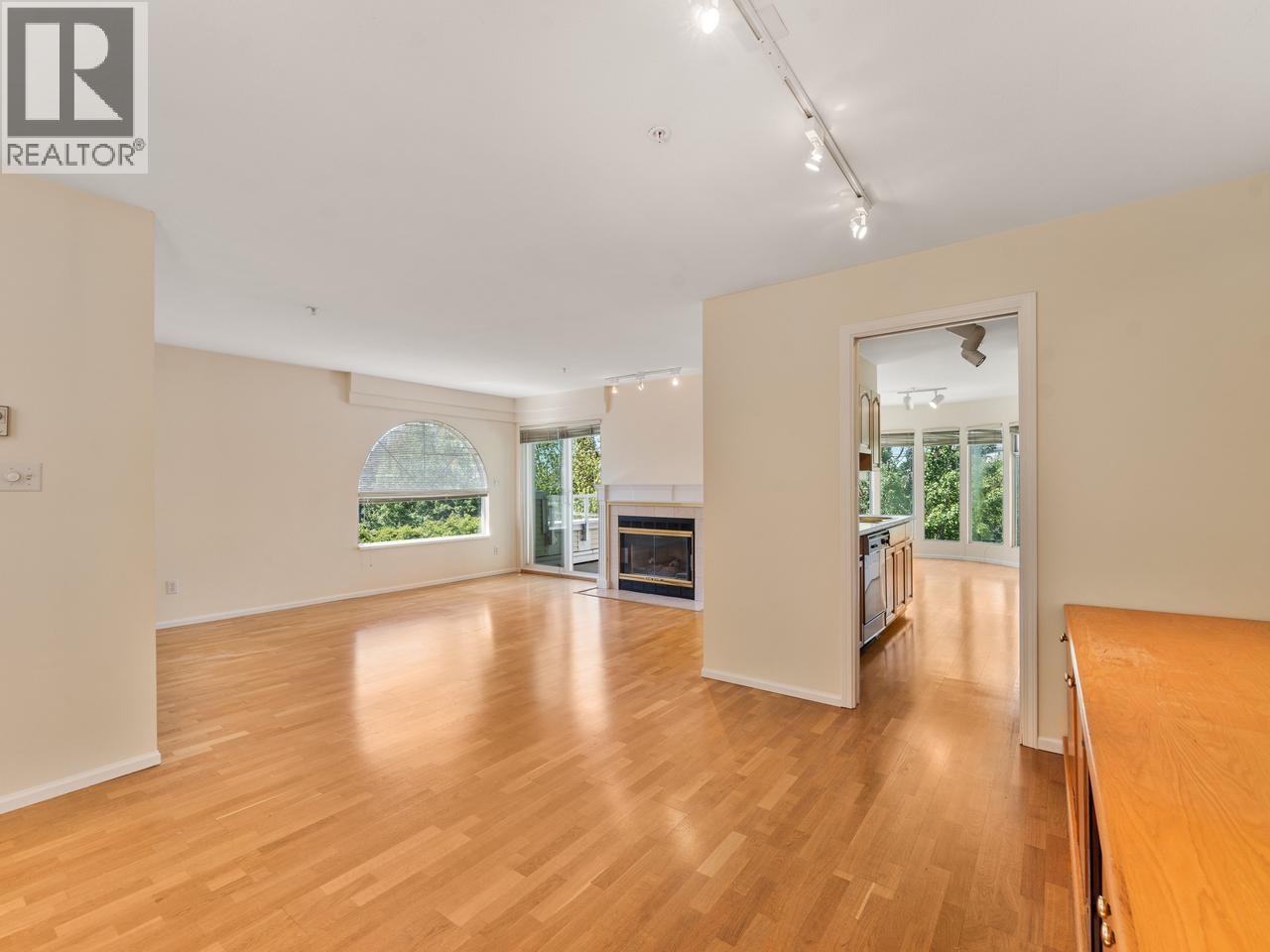 401 7620 Columbia Street, Vancouver, British Columbia  V5X 4S8 - Photo 3 - R3162867
