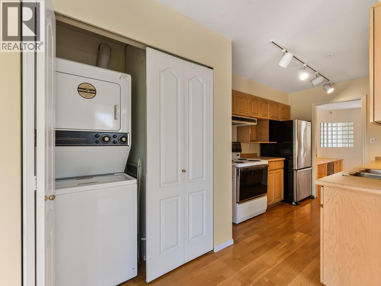 401 7620 Columbia Street, Vancouver, British Columbia  V5X 4S8 - Photo 9 - R3162867
