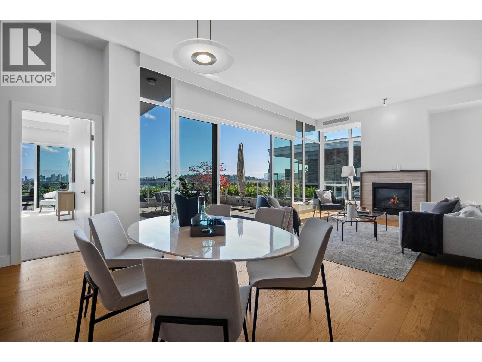 702 876 Keith Road, West Vancouver, British Columbia  V7T 1M3 - Photo 4 - R3162934