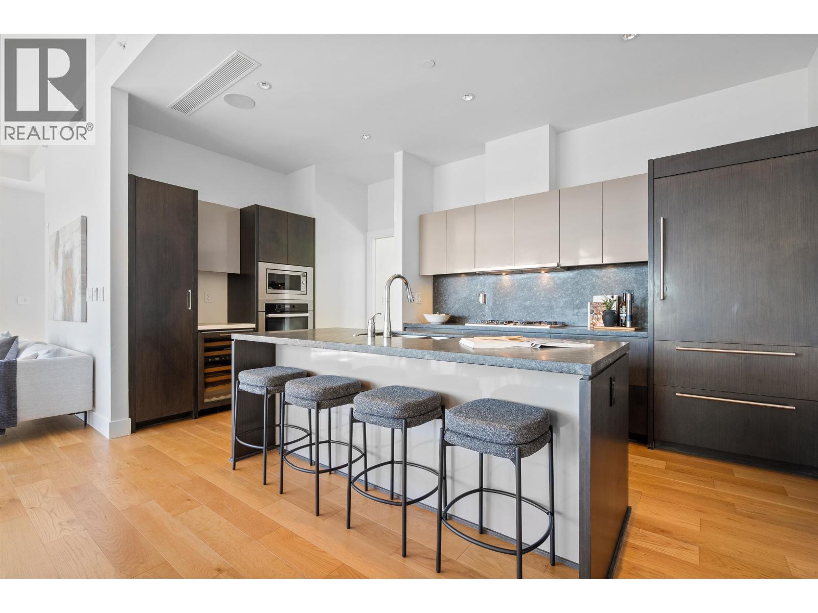 702 876 Keith Road, West Vancouver, British Columbia  V7T 1M3 - Photo 5 - R3162934