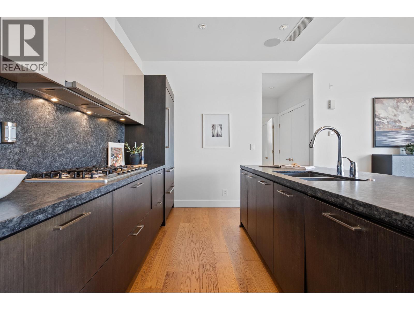 702 876 Keith Road, West Vancouver, British Columbia  V7T 1M3 - Photo 6 - R3162934