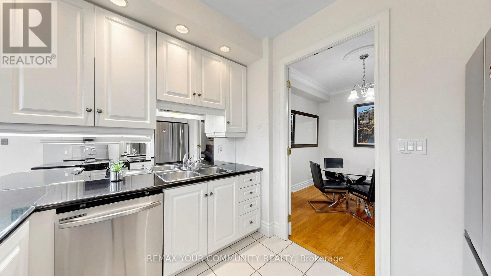 410 - 10 Old York Mills Road, Toronto, Ontario  M2P 2G9 - Photo 14 - C13725980