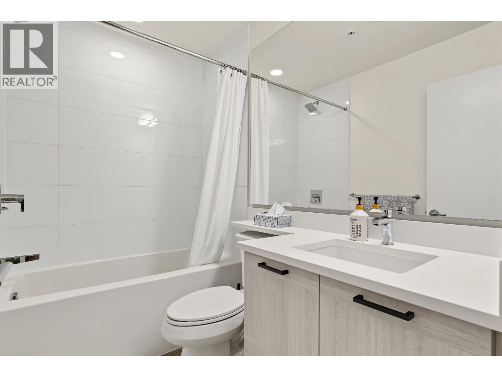 218 7169 14th Avenue, Burnaby, British Columbia  V3N 0H6 - Photo 15 - R3161172
