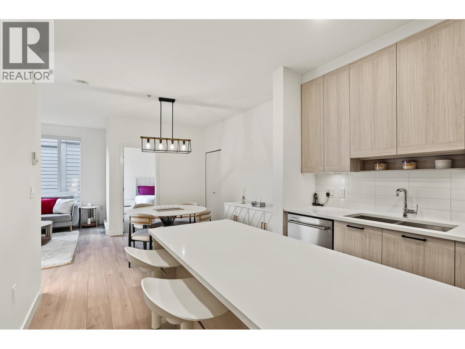218 7169 14th Avenue, Burnaby, British Columbia  V3N 0H6 - Photo 5 - R3161172