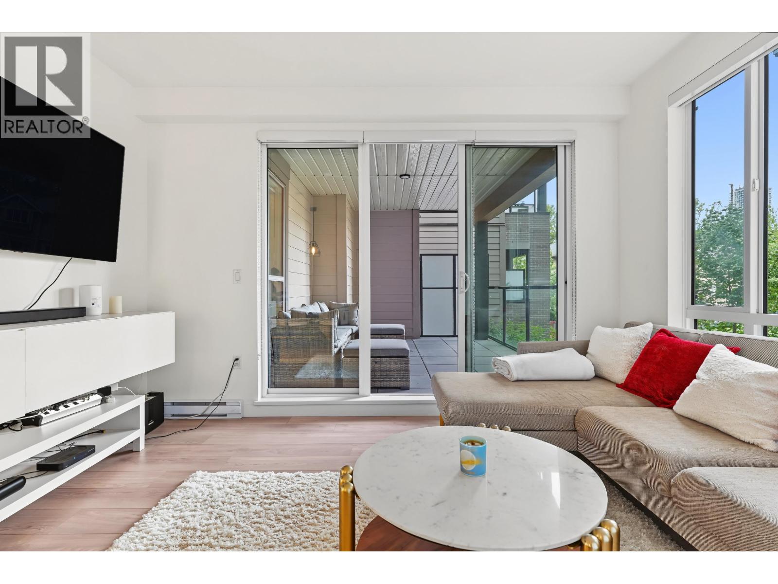 218 7169 14th Avenue, Burnaby, British Columbia  V3N 0H6 - Photo 9 - R3161172