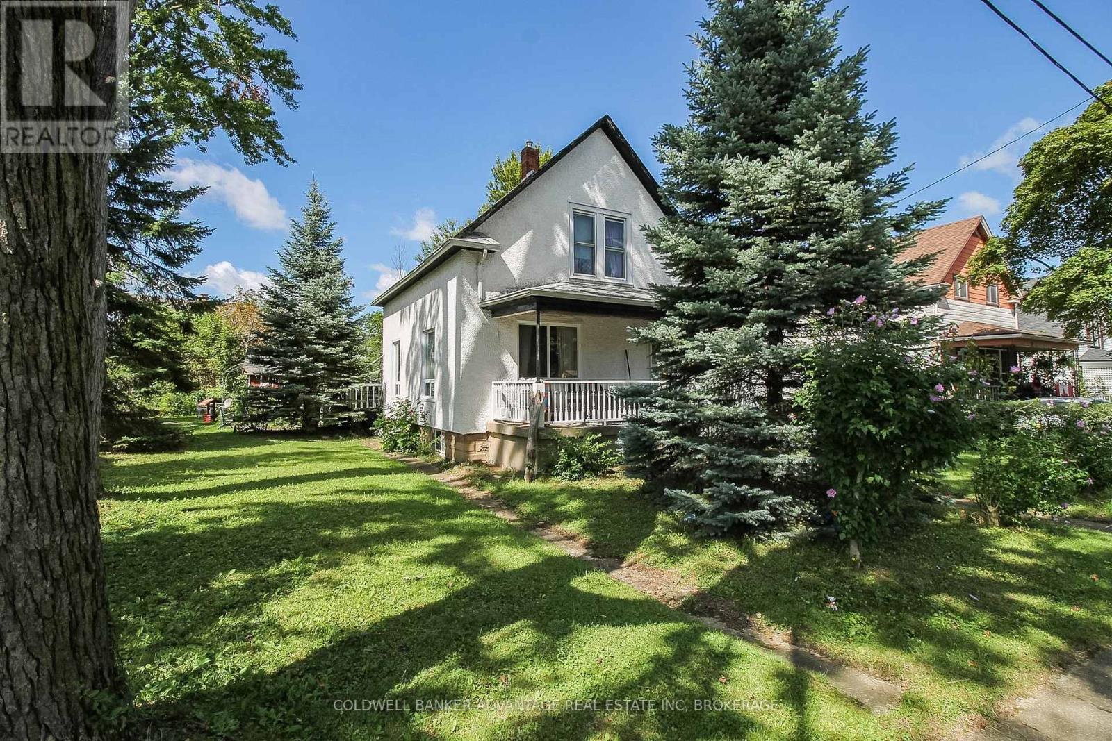 67 Ross Street, Welland, Ontario  L3B 2M7 - Photo 2 - X13757974