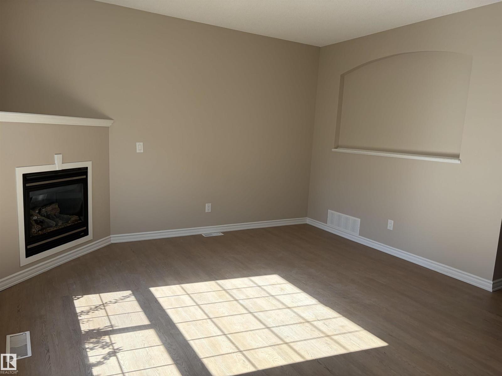#100 13825 155 Av Nw, Edmonton, Alberta  T6V 0B8 - Photo 3 - E4507421