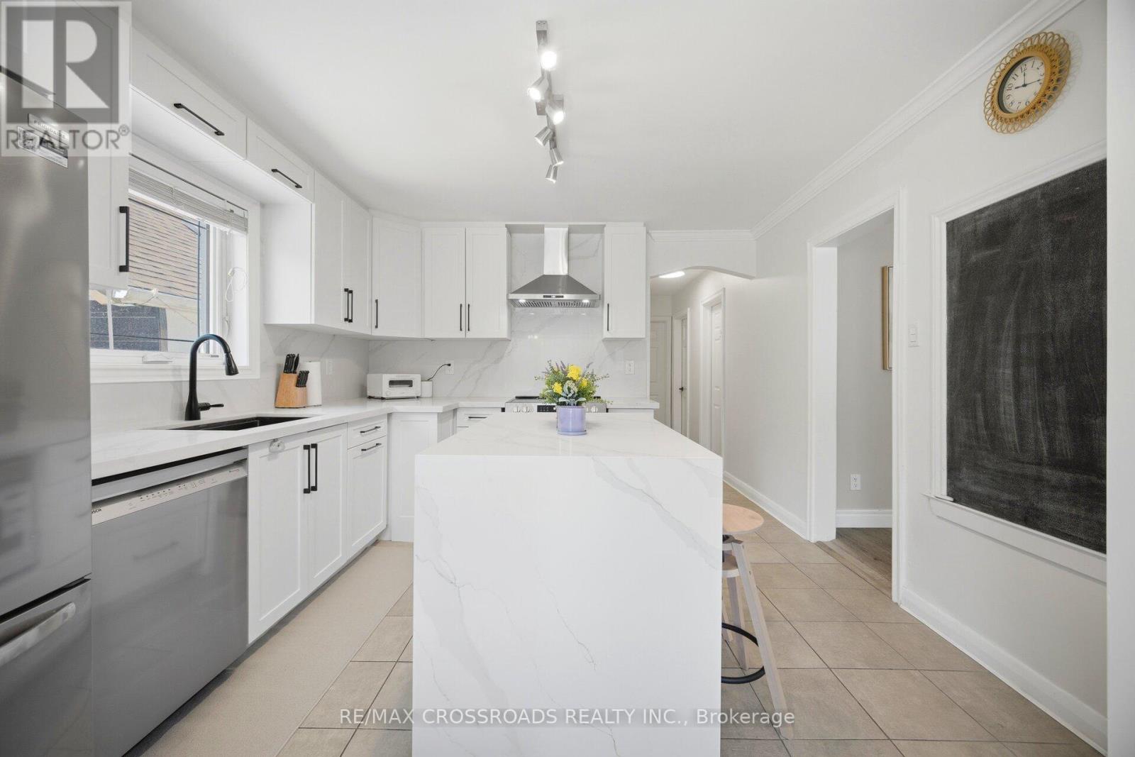 18 Adanac Drive, Toronto, Ontario  M1M 2E4 - Photo 19 - E13757988