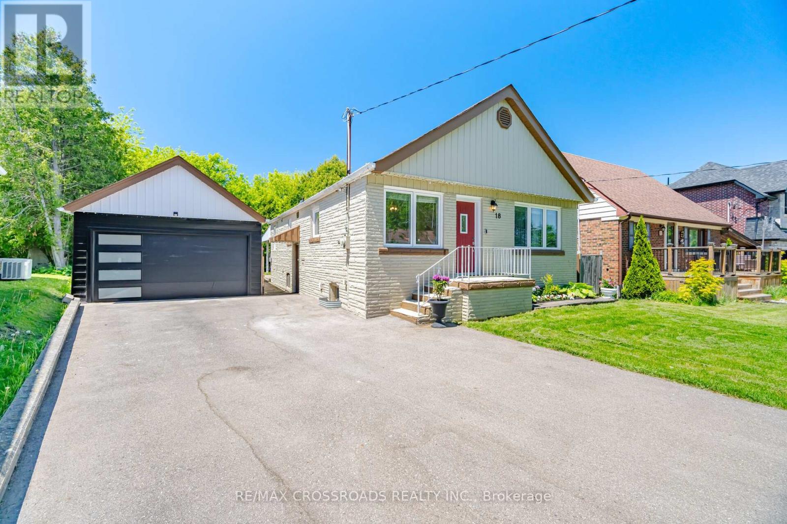 18 Adanac Drive, Toronto, Ontario  M1M 2E4 - Photo 3 - E13757988