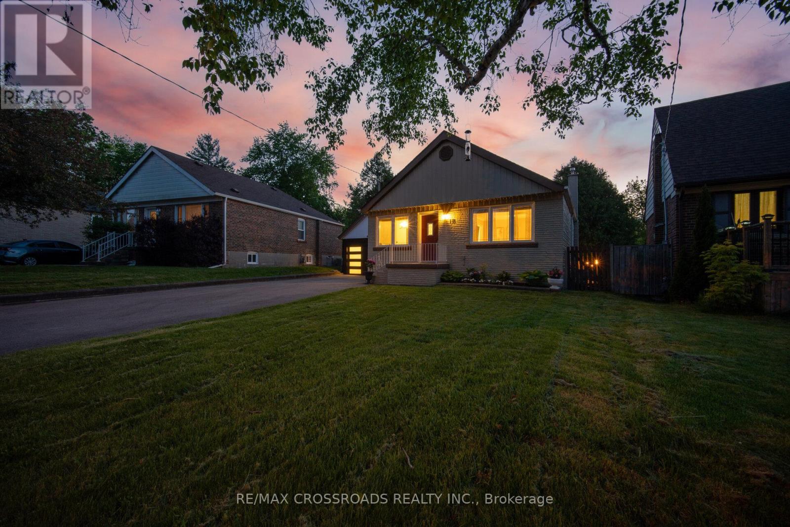 18 Adanac Drive, Toronto, Ontario  M1M 2E4 - Photo 9 - E13757988