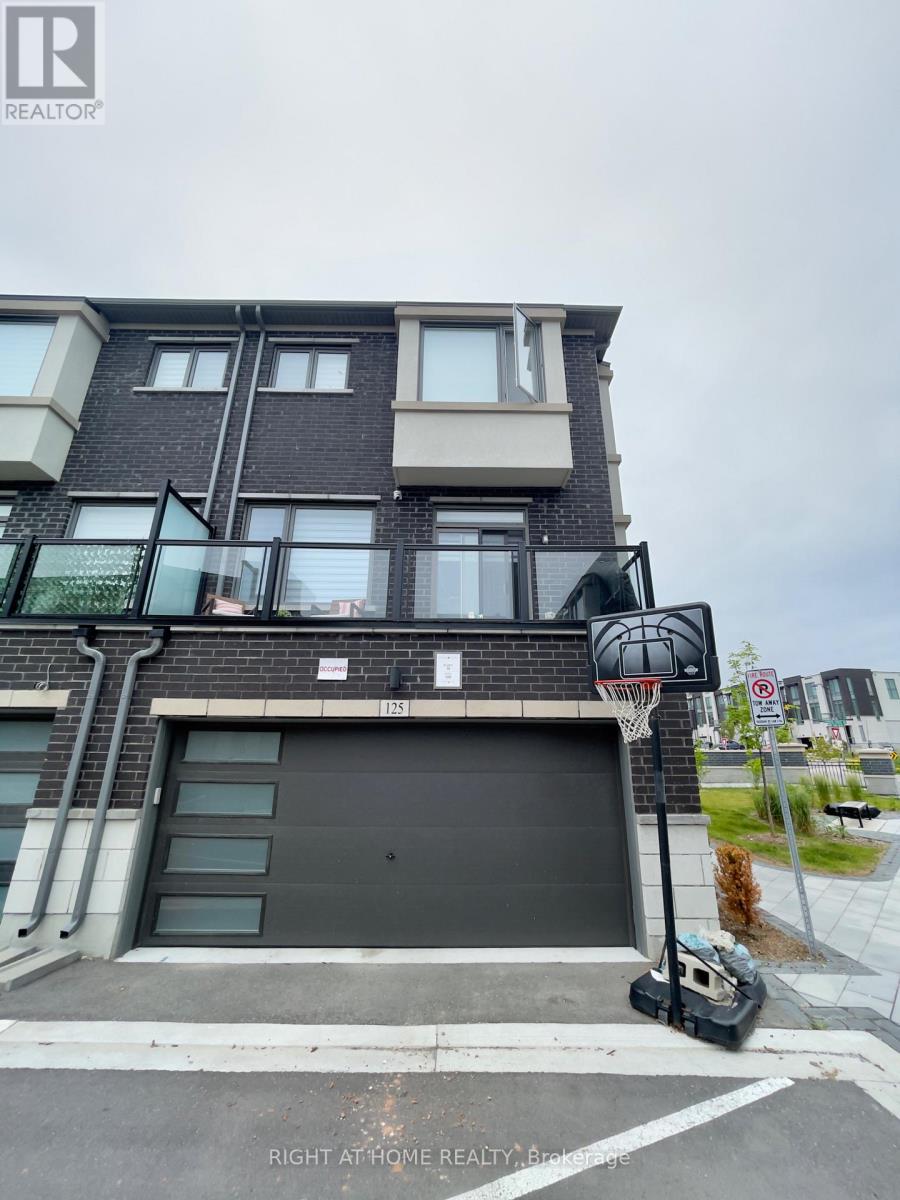 125 Crimson Forest Drive, Vaughan, Ontario L6A 5C4 - Photo 3 - N13757986