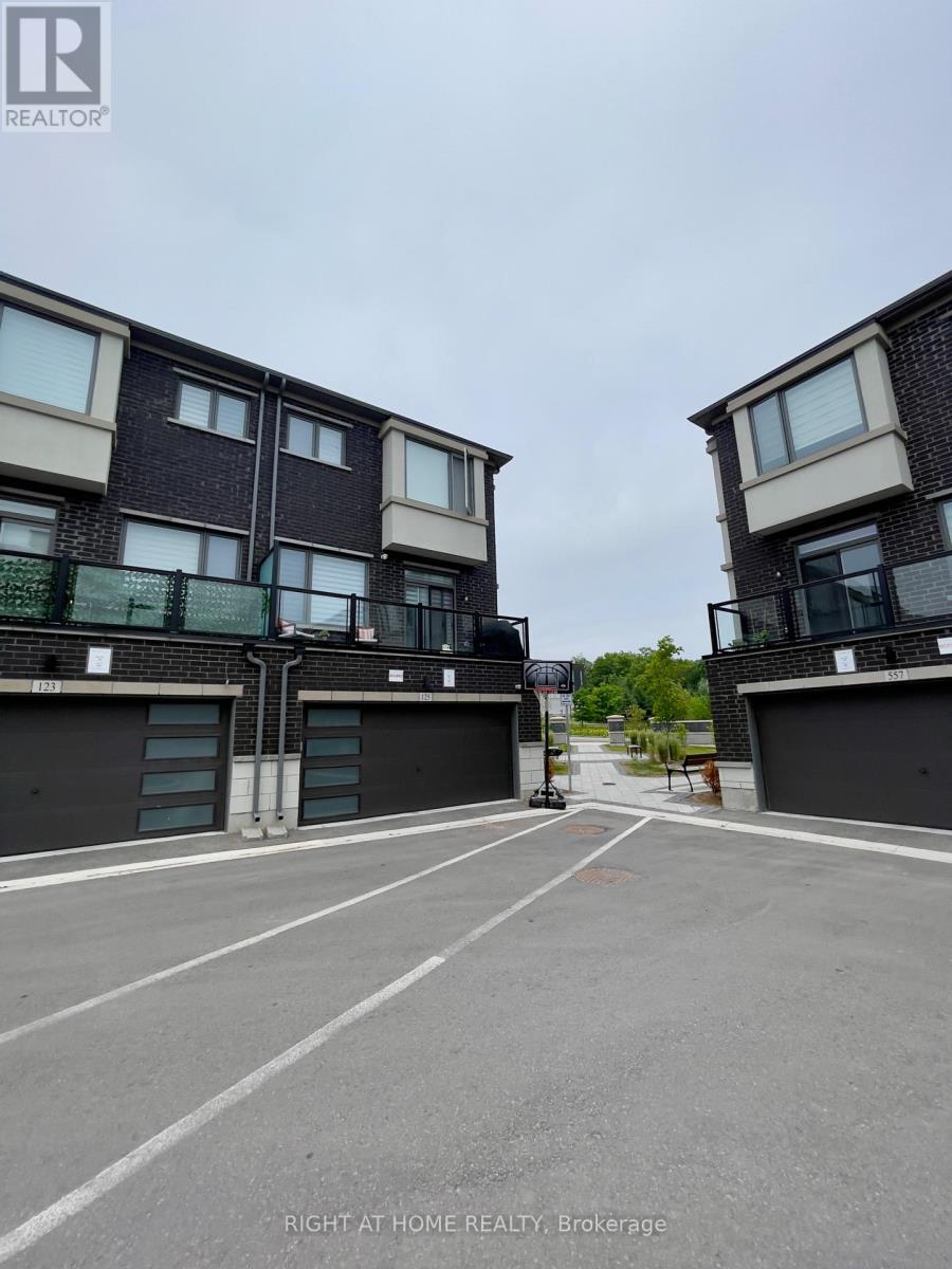 125 Crimson Forest Drive, Vaughan, Ontario L6A 5C4 - Photo 4 - N13757986