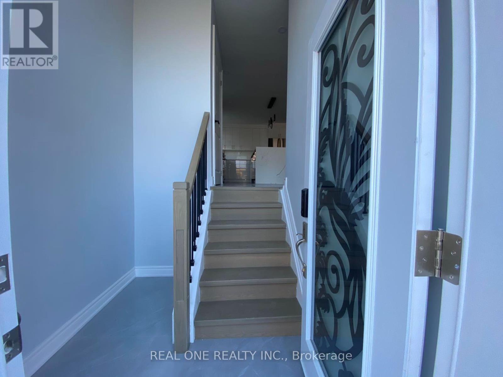 Room U2 - 1186 Shadeland Drive, Mississauga (Erindale), Ontario  L5C 1P4 - Photo 3 - W13757972