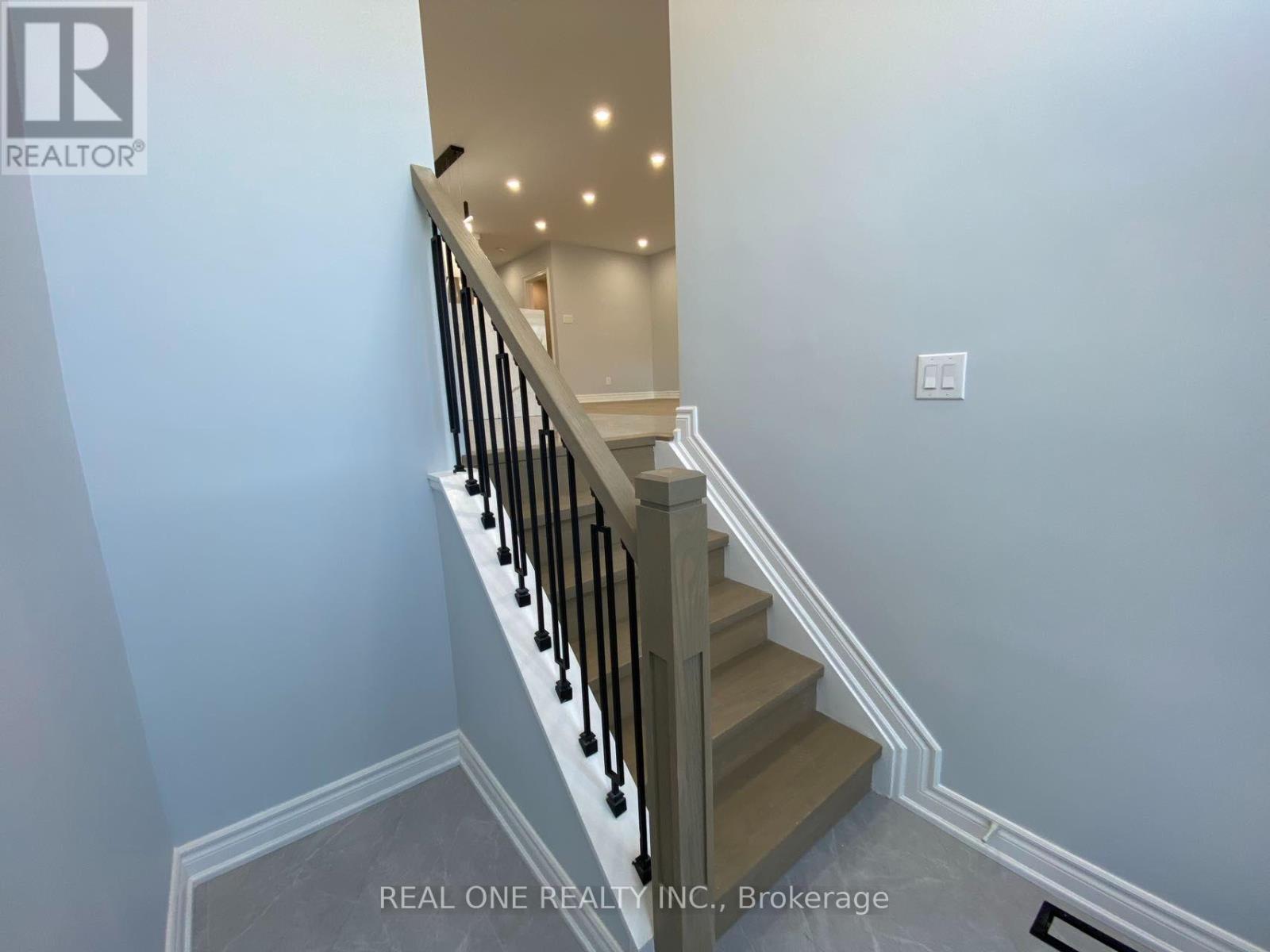 Room U2 - 1186 Shadeland Drive, Mississauga (Erindale), Ontario  L5C 1P4 - Photo 4 - W13757972