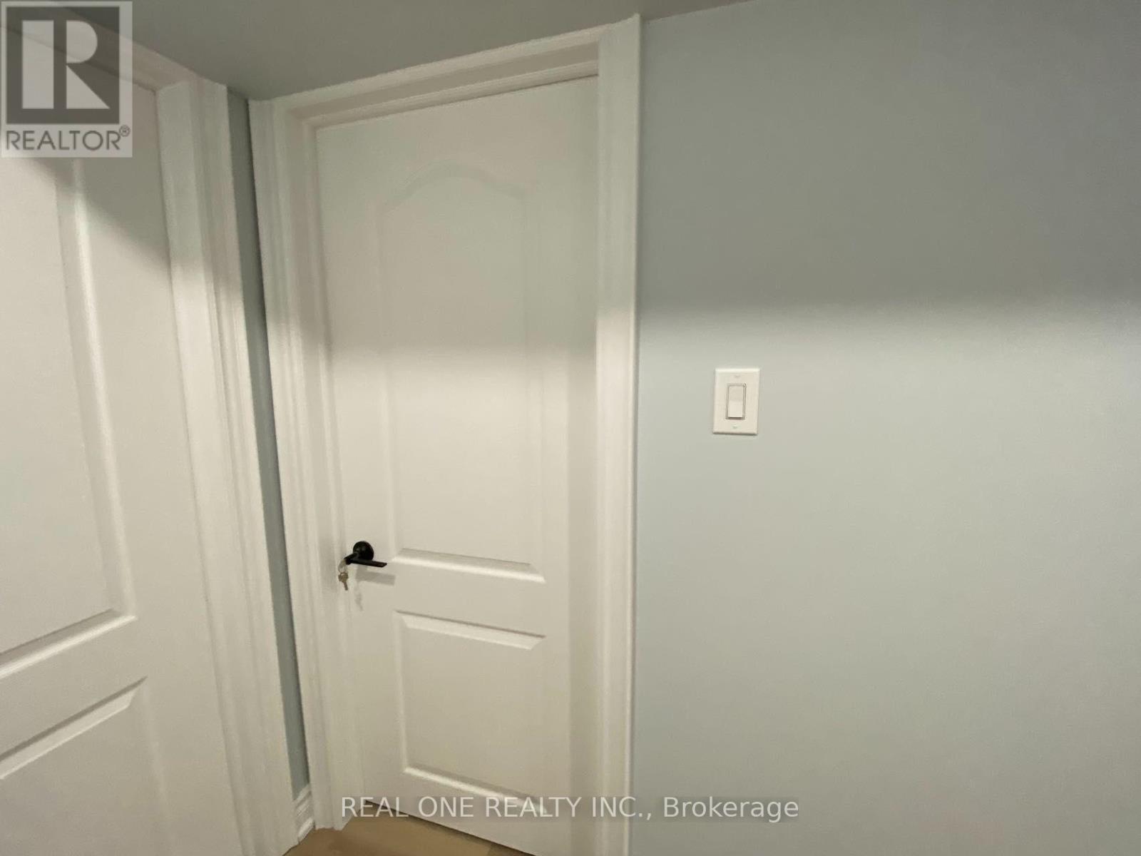 1186 Shadeland Drive, Mississauga (Erindale), Ontario  L5C 1P4 - Photo 4 - W13757996