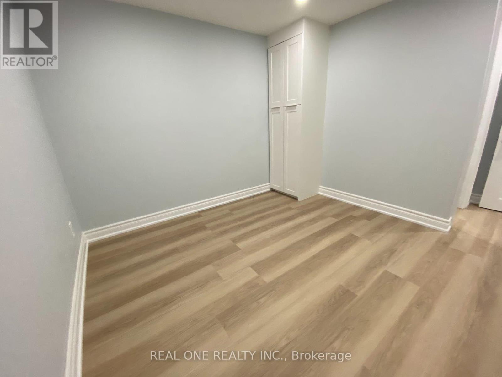 1186 Shadeland Drive, Mississauga (Erindale), Ontario  L5C 1P4 - Photo 5 - W13757996