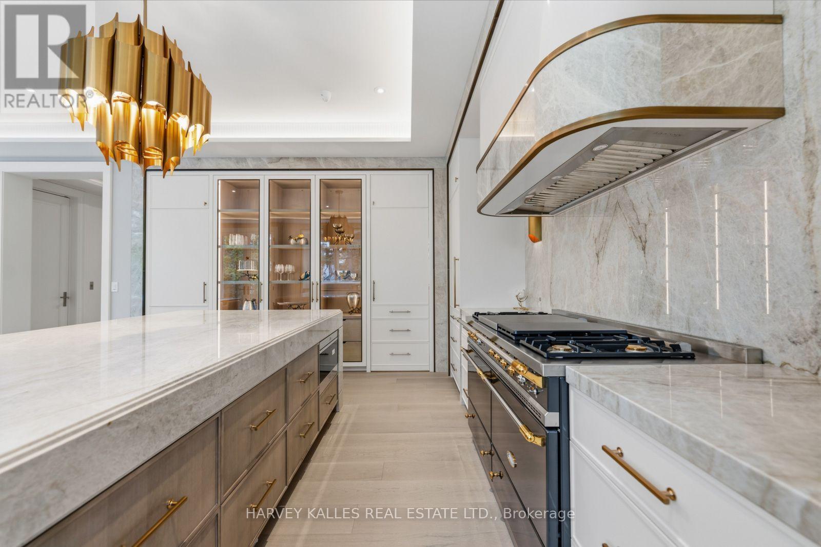 117 Yonge Boulevard, Toronto, Ontario  M5M 3H2 - Photo 13 - C13755546